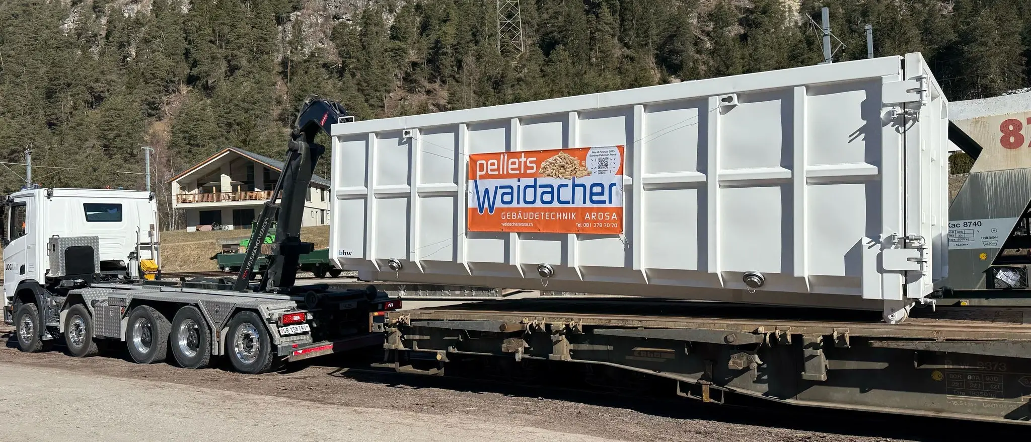 Ein Abrollcontainer mit Hakengerät