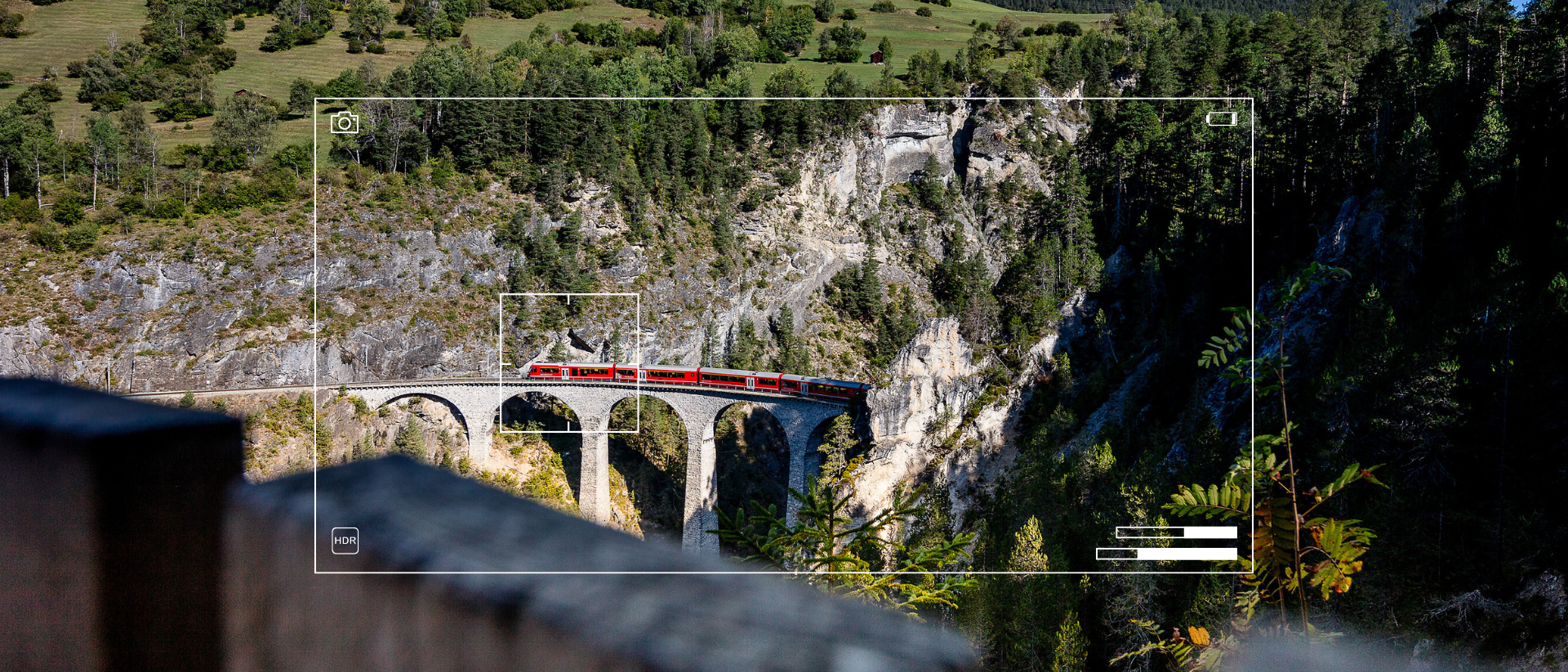 Der Landwasserviadukt mit einem Kamera Overlay.