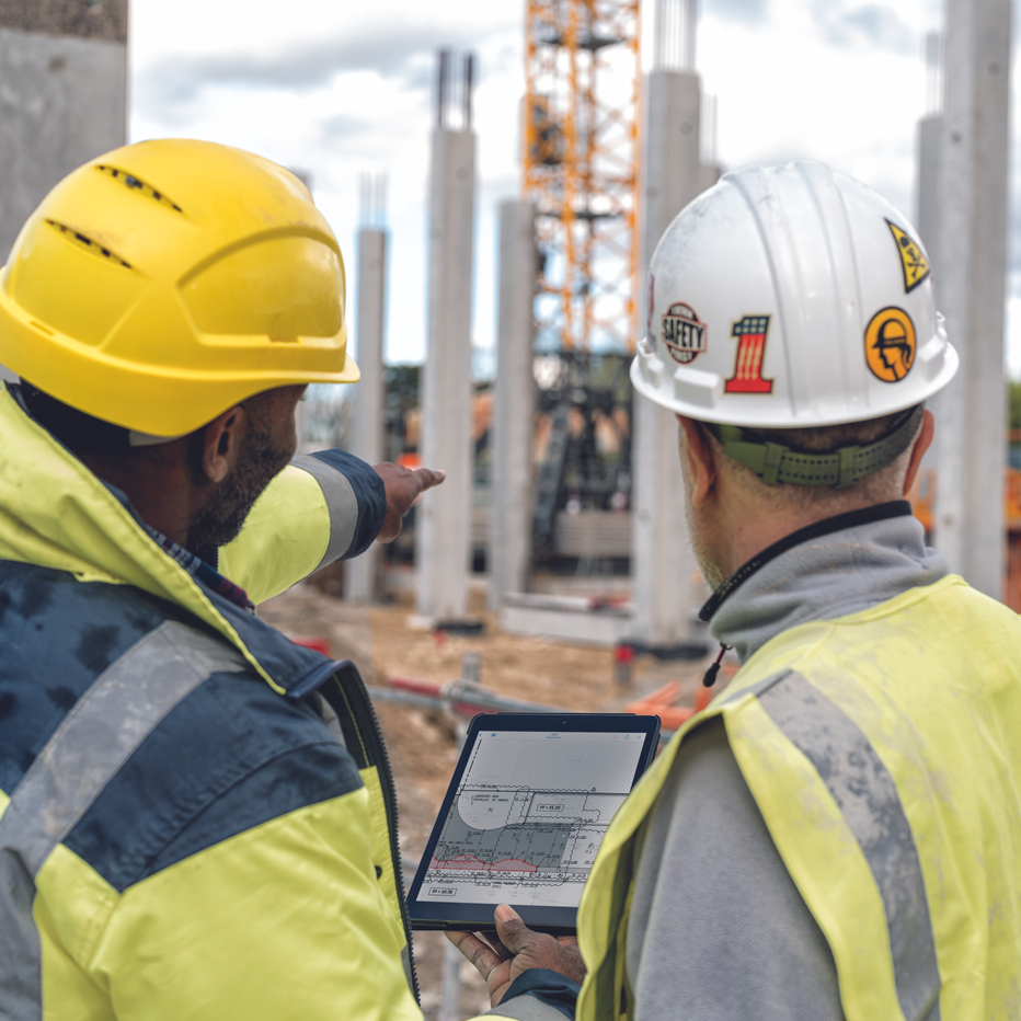 2 people working in a jobsite