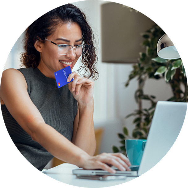 lady-looking-at-laptop-circle