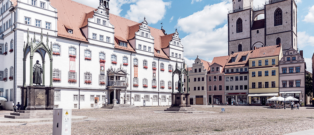 Marktplatz und historisches Rathaus von Wittenberg