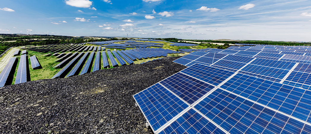 Solaranlagen auf Feld