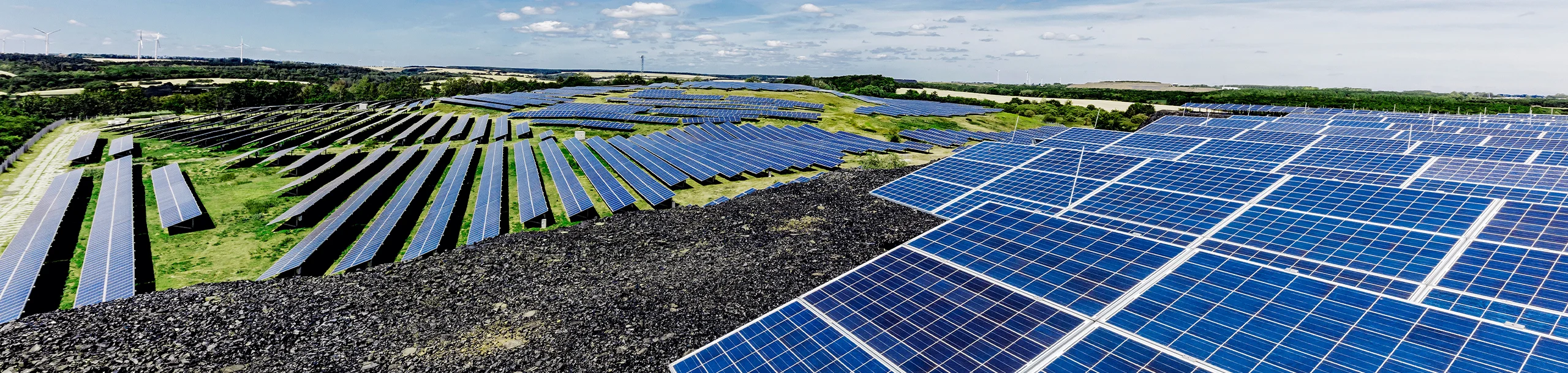 Solaranlagen auf Feld