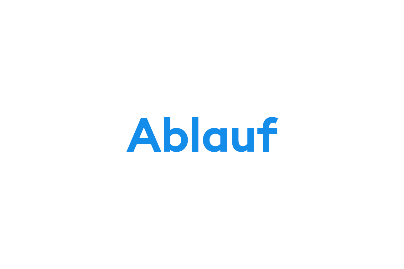 Blaue Schrift „Ablauf“ auf weißen Hintergrund