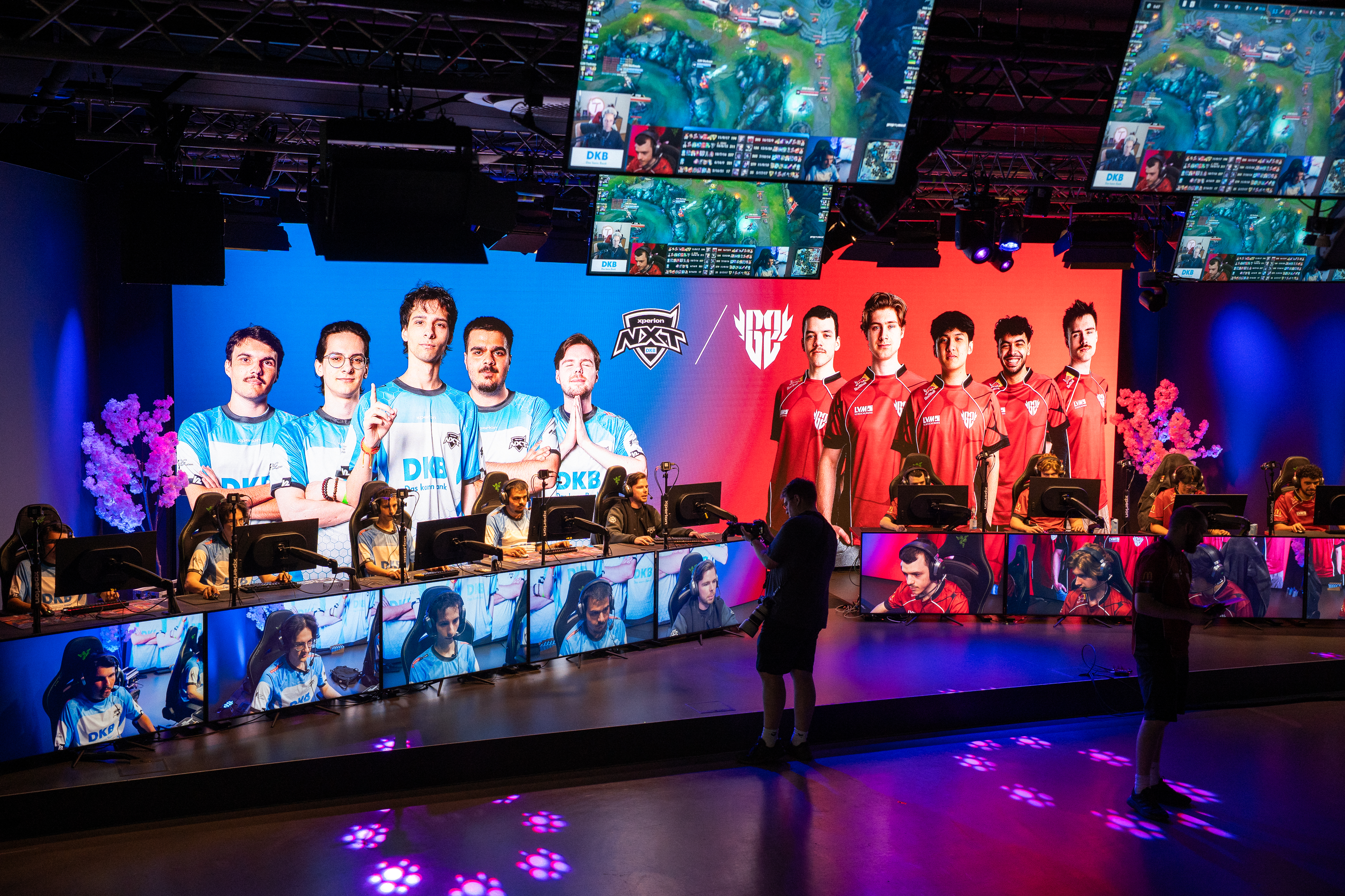 Die Teams DKB XPERION NXT und G2 NORD bei einem Showmatch