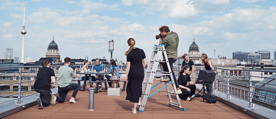 Fotoshooting auf einer Dachterasse in Berlin-Mitte