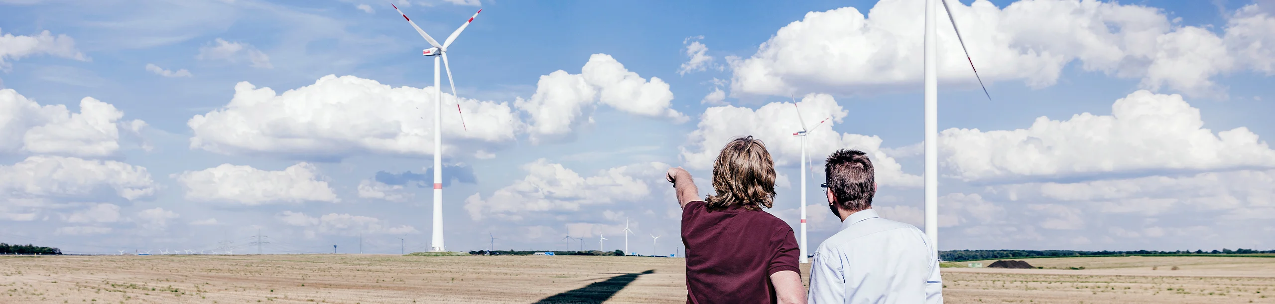 Jörg-Uwe Fischer, DKB, & Jan Teut blicken auf Windpark