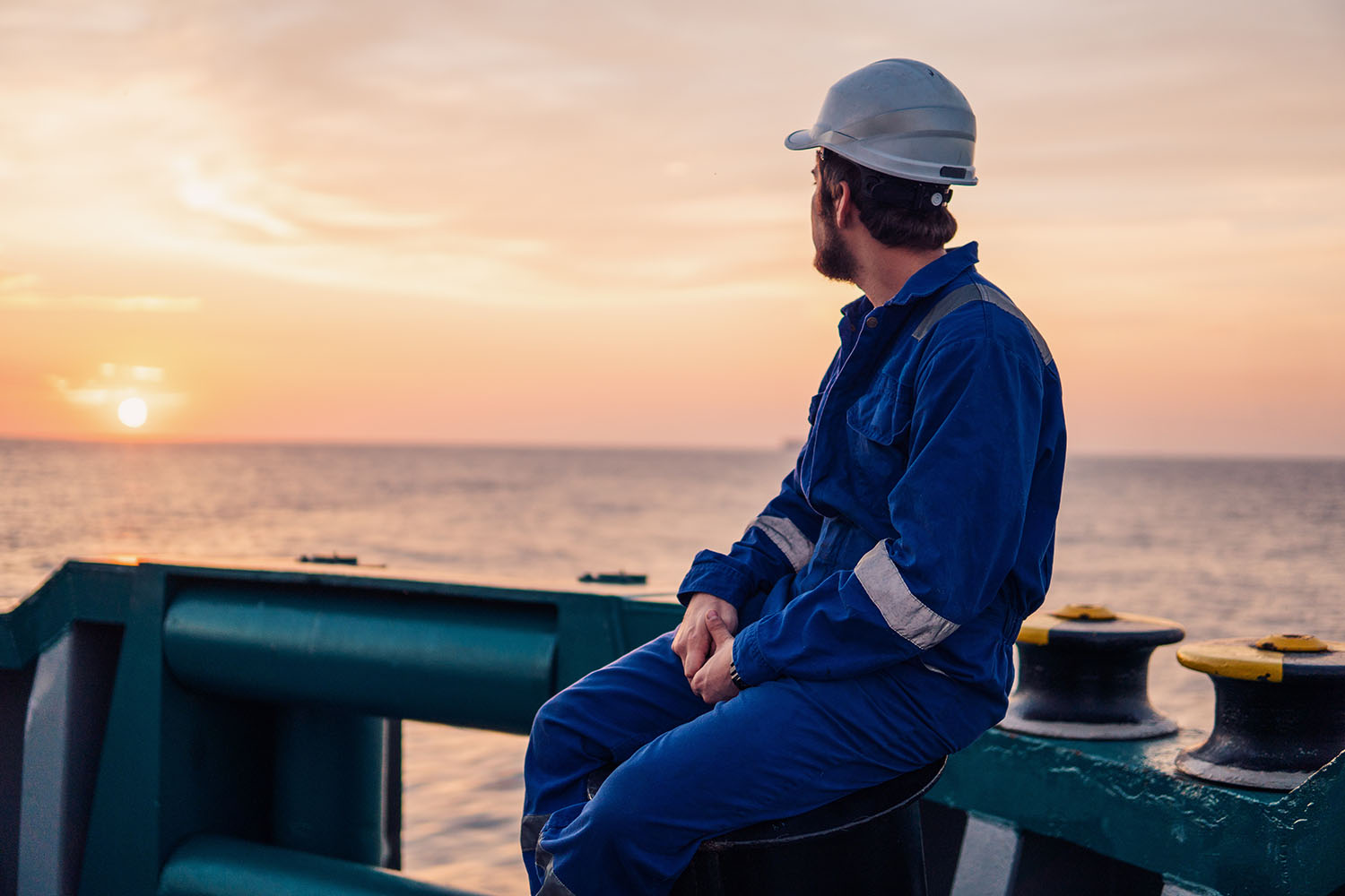 Seafarer looking out over the horizon