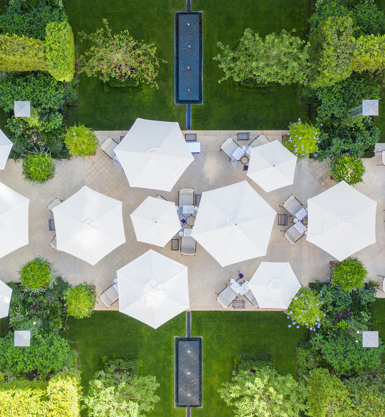 Le Bristol Paris - Jardin view