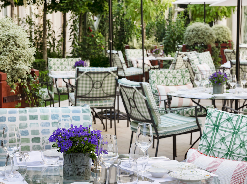 LBP - Le Jardin Français table