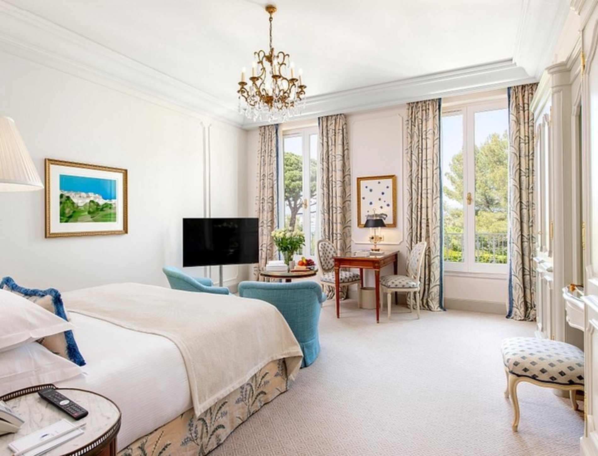 HDC - Classic Room Two Fountains Living-room & Room