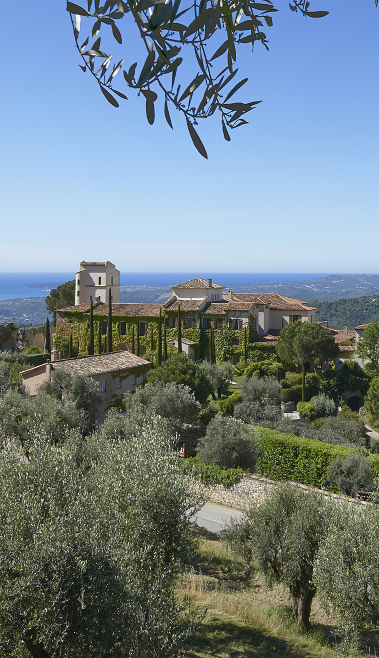 CSM - Hotel front mobile