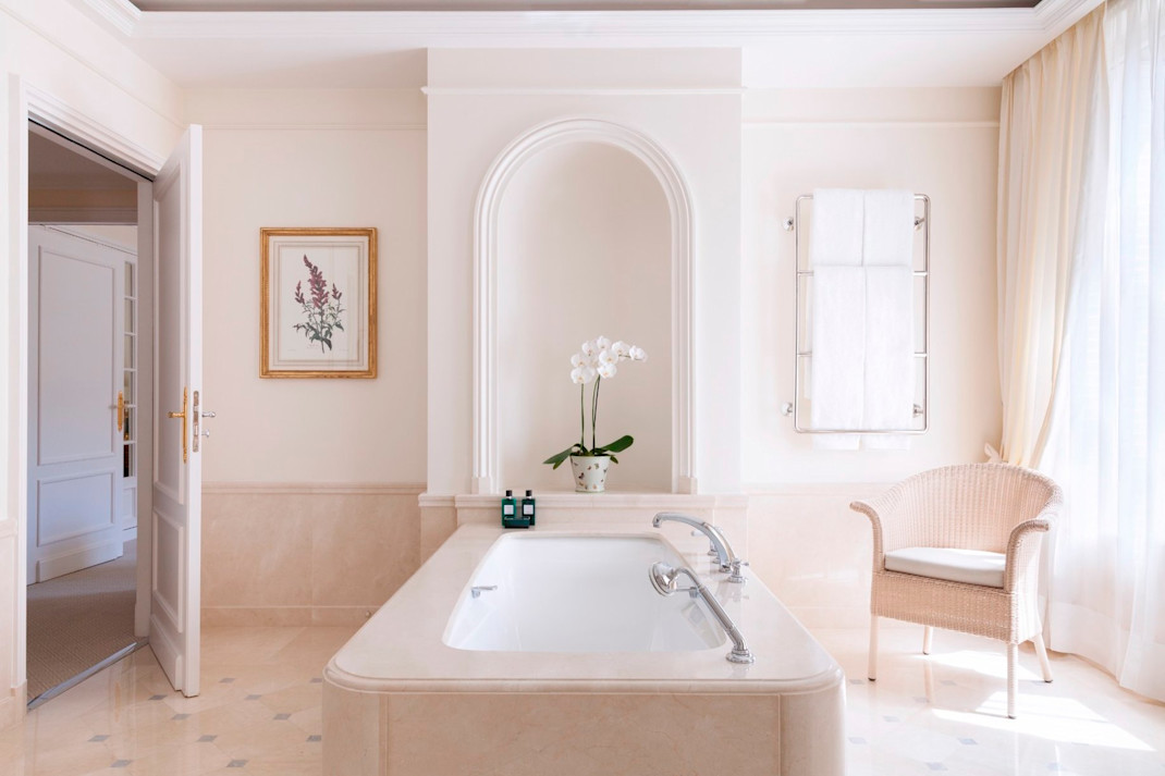 Room SUITEROYALE - Image 3