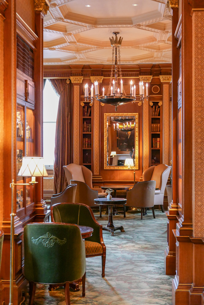 LAN - The Library Bar at The Lanesborough