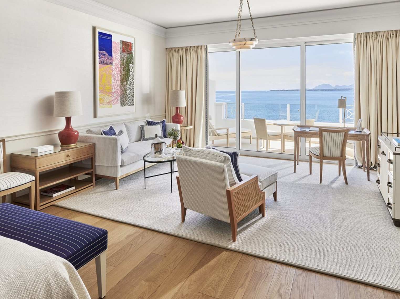 HDC - Deluxe Eden-Roc Junior Suite Living-room