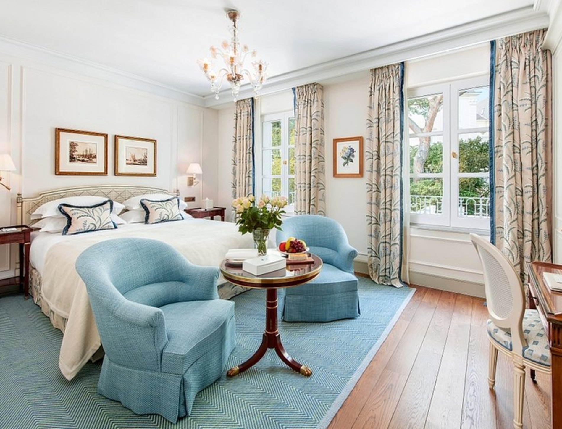 HDC - Classic Room Two Fountains Living-room & Room