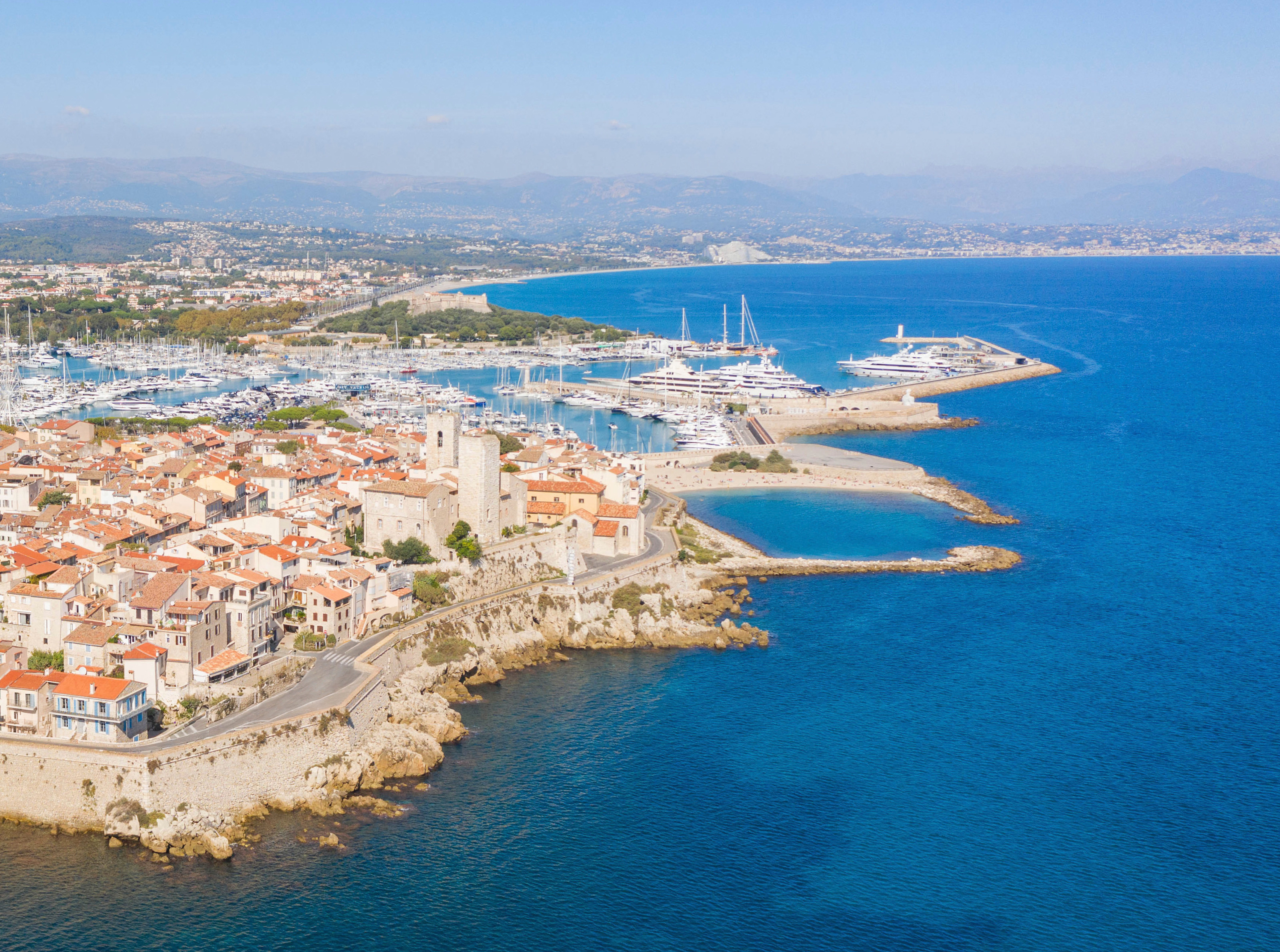 HDC - Vue aérienne vieil Antibes