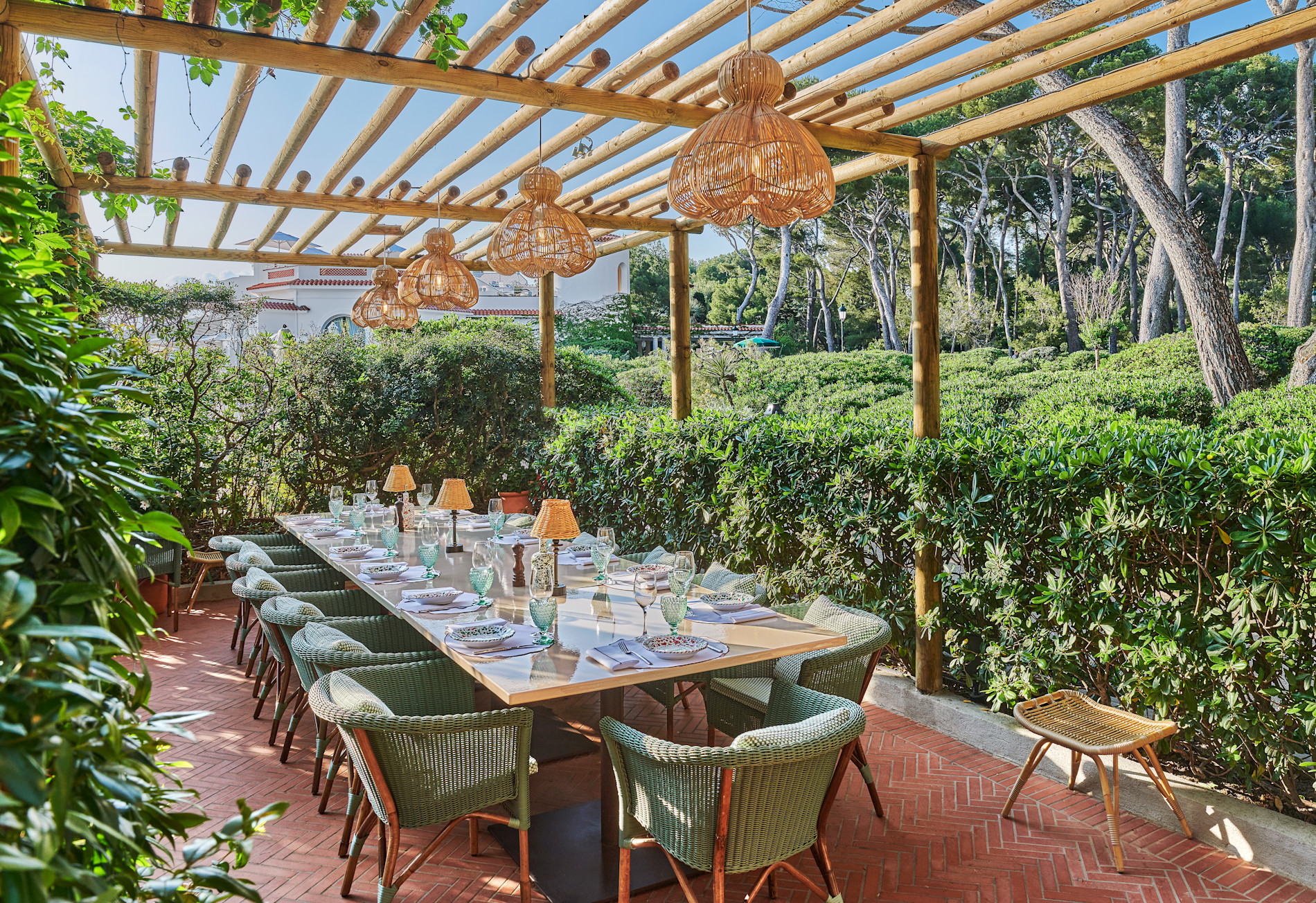 HDC - Giovanni's large table