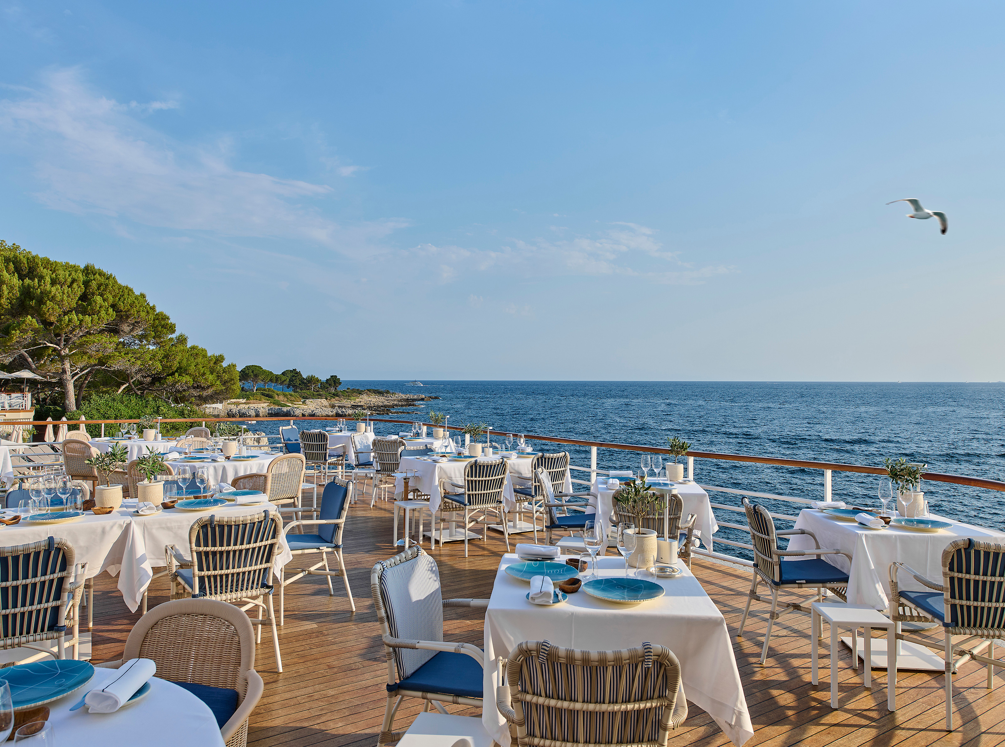 HDC - Louroc terrace large view