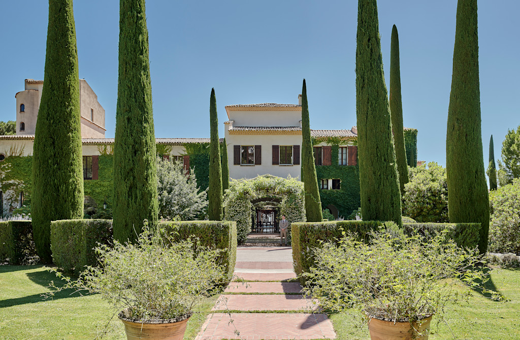 CSM - Hotel entrance 