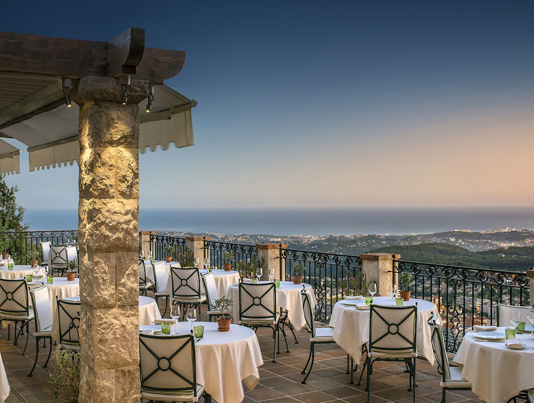 CSM - Restaurant terrace sunset