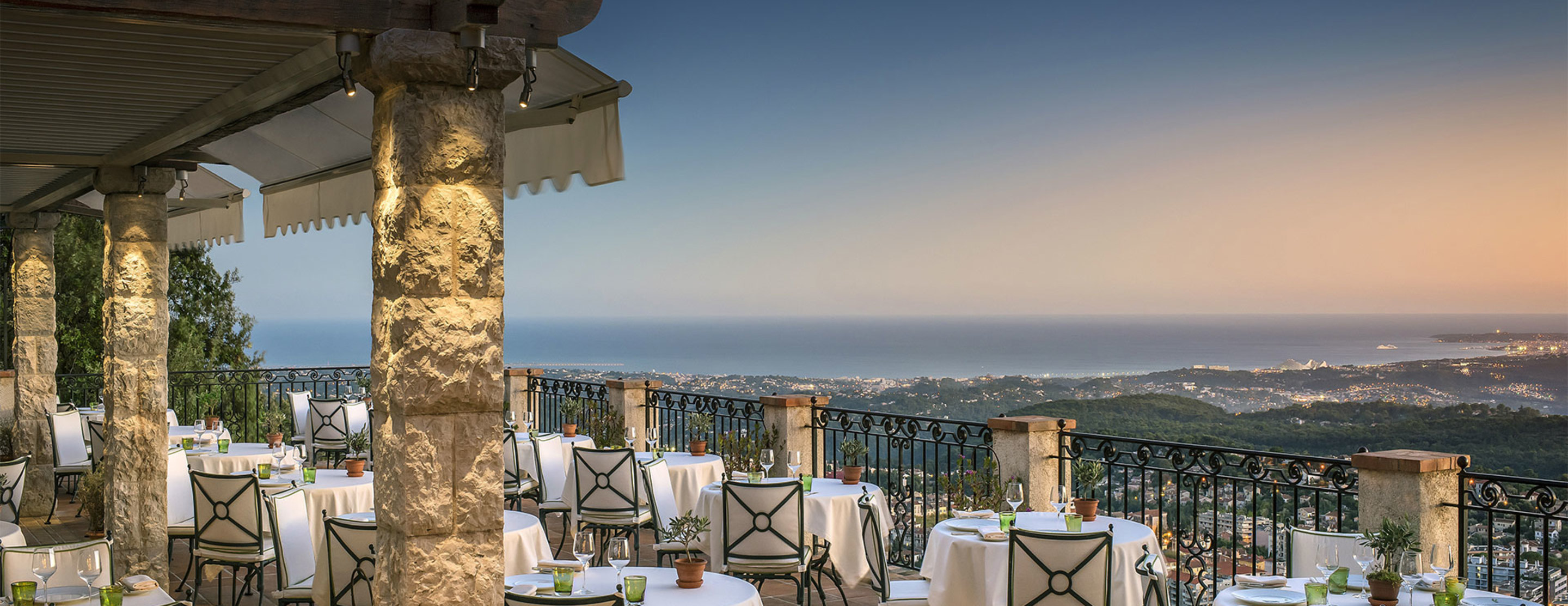 CSM - Restaurant terrace sunset