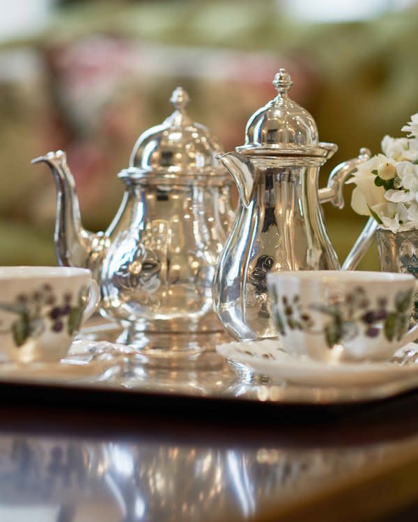 LAN - Royal Suite close up on tea service