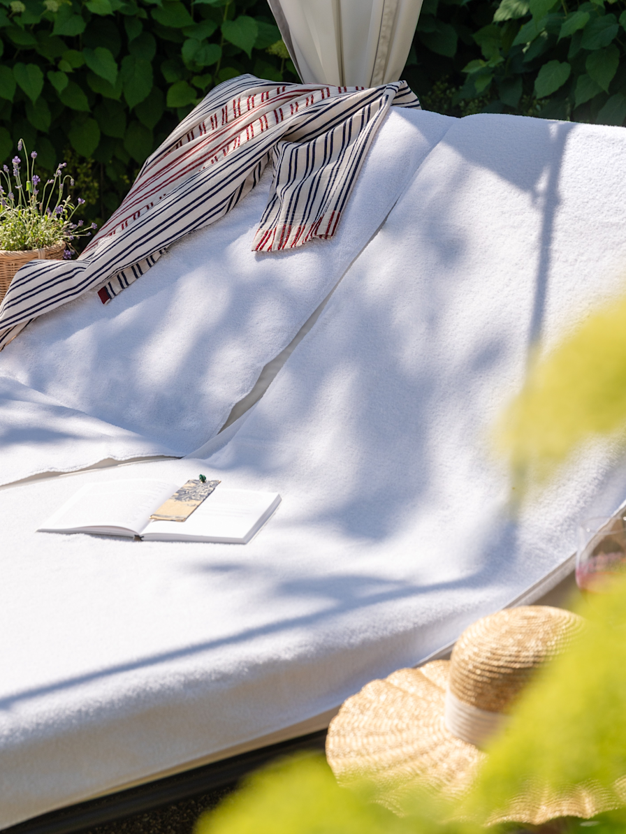 BPH - Wellness - Outside garden