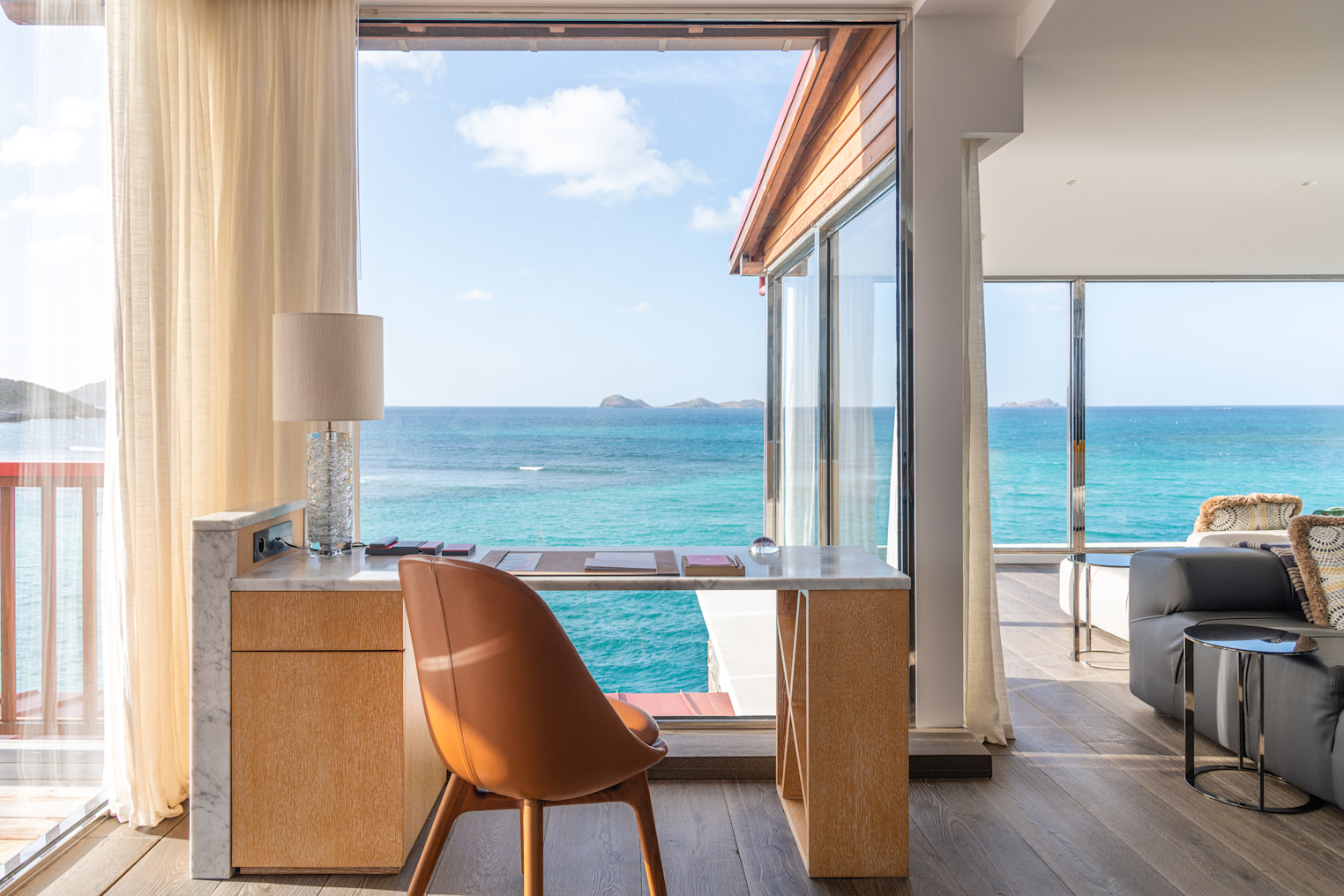 ERO - Suite Signature - Christopher Columbus