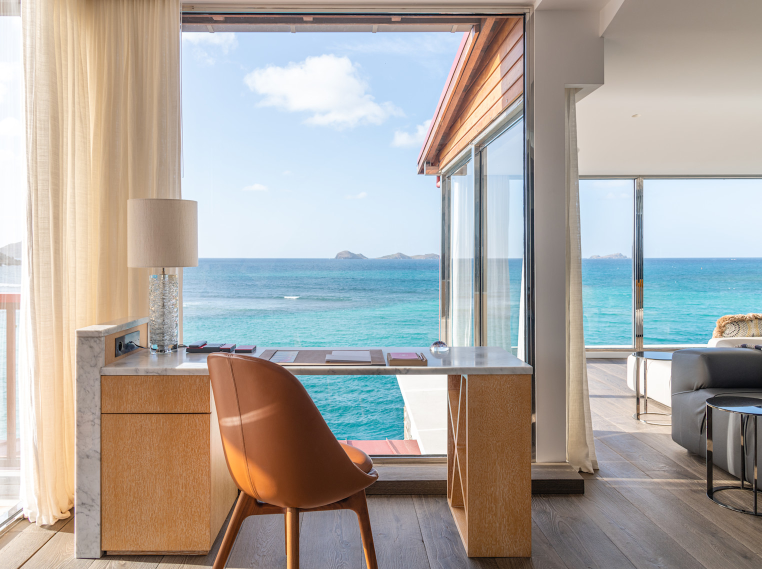 ERO - Suite Signature - Christopher Columbus