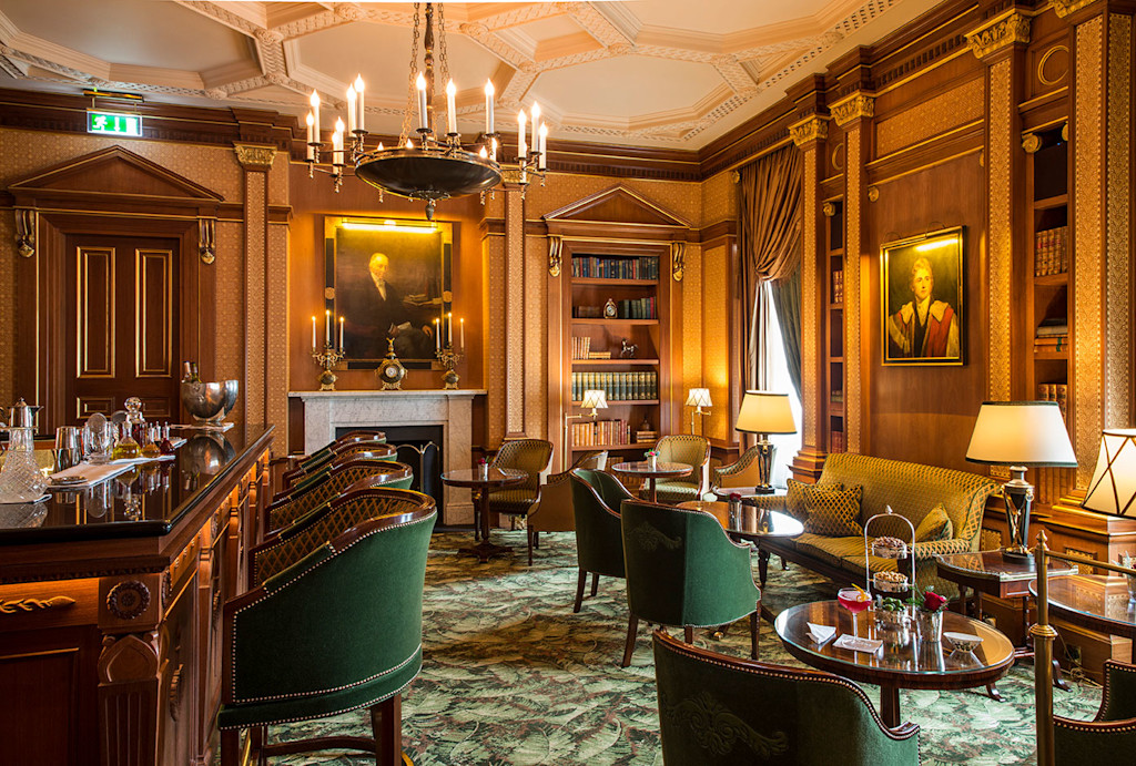 LAN - The Library Bar at The Lanesborough