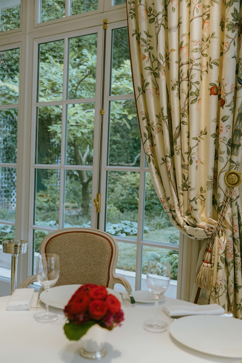 Le Bristol Paris - Epicure - De Gournay curtains