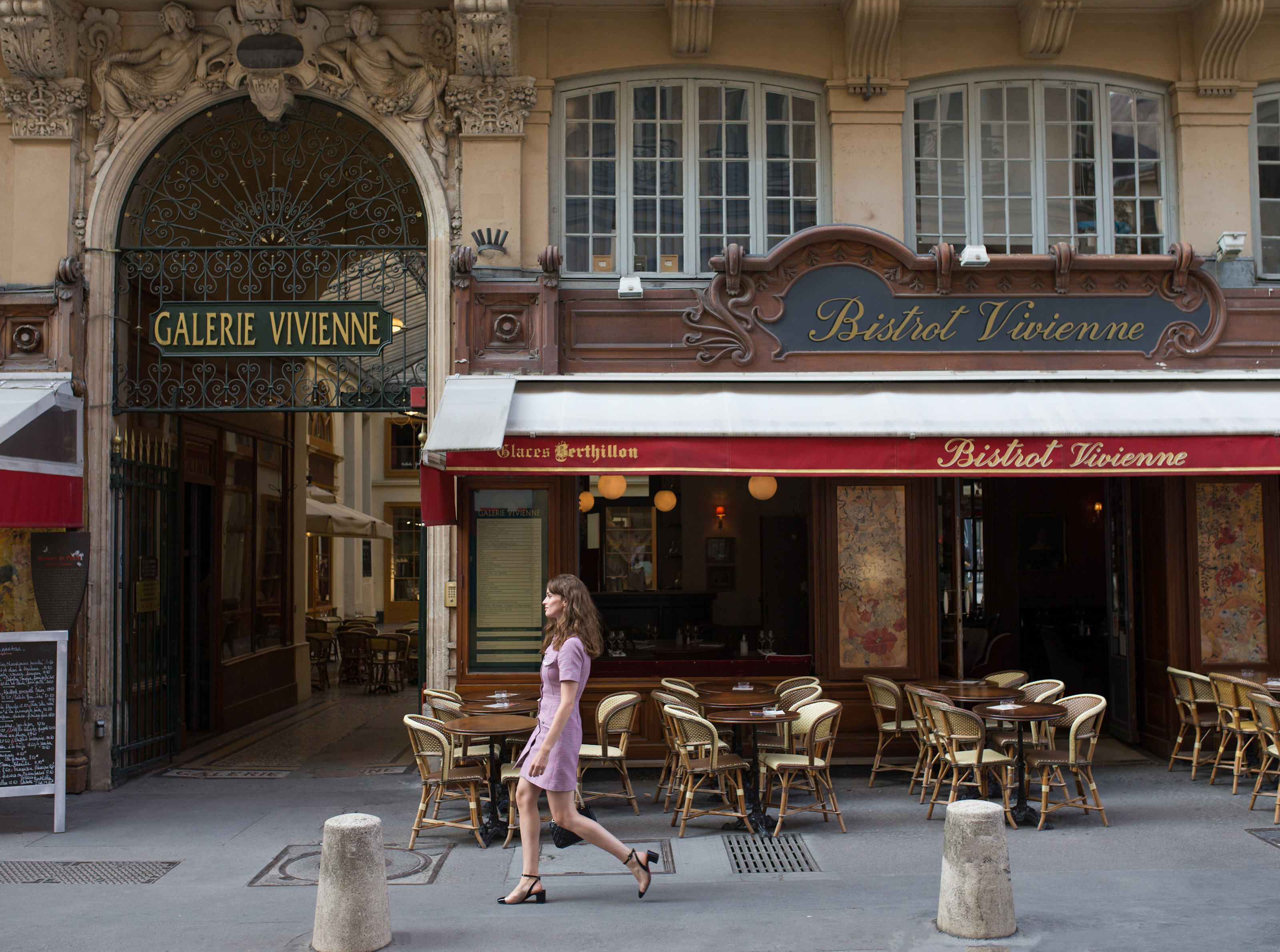 Le Bristol Paris - Mannequin rue Parisienne - Romain Réglade