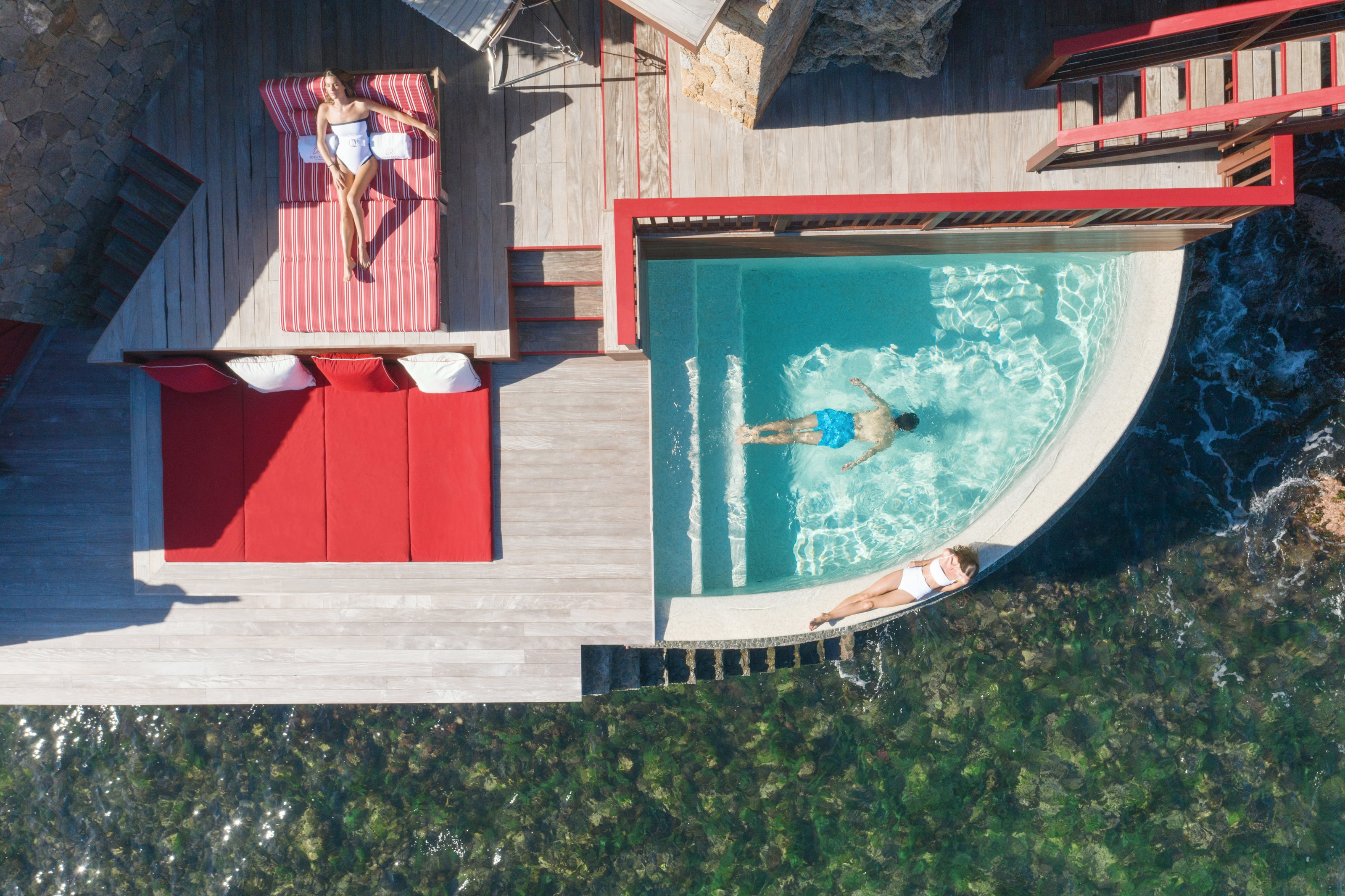 ERO - Hotel Exterior - Pool