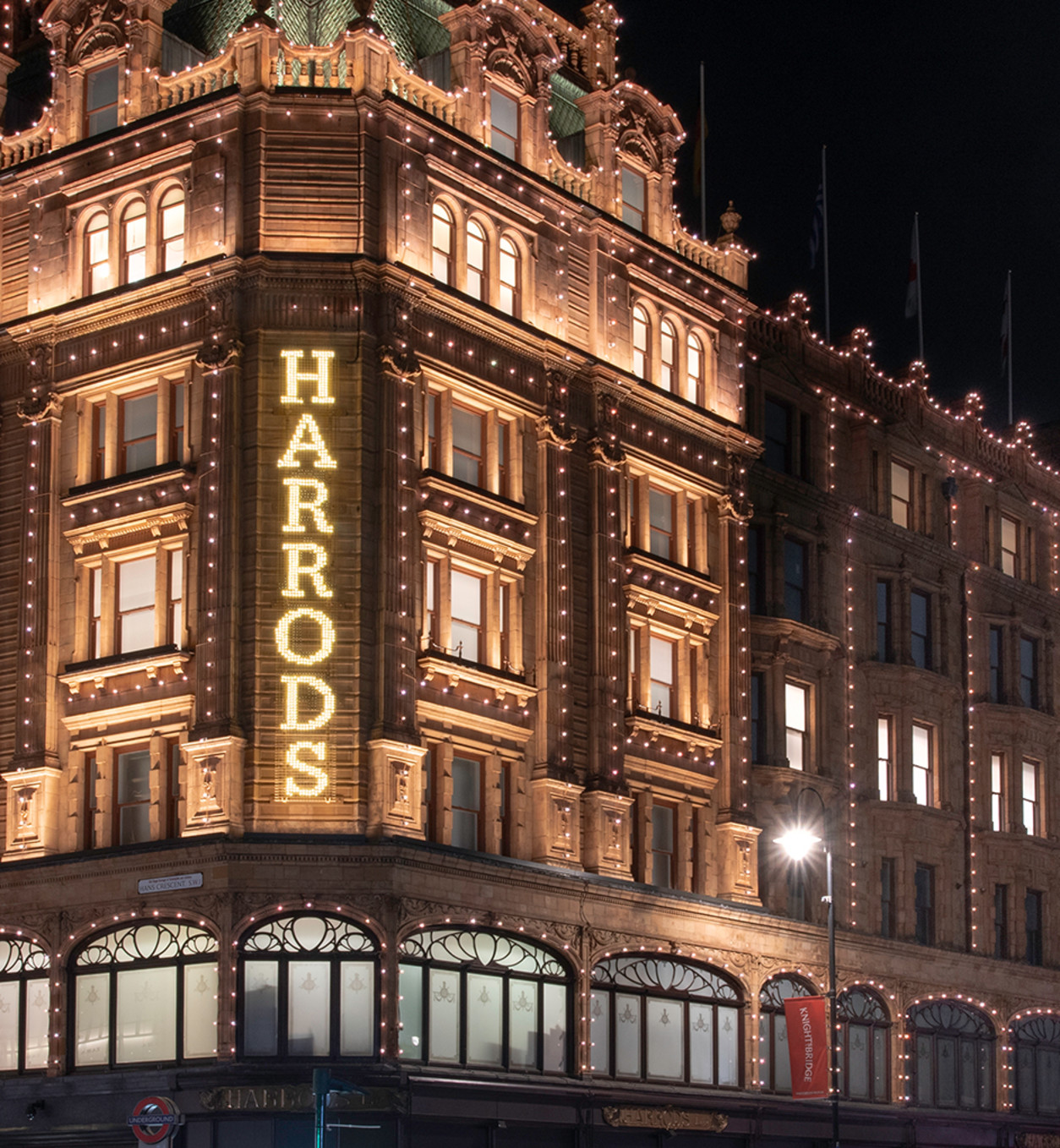 LAN - Harrods Festive Shop & Stay