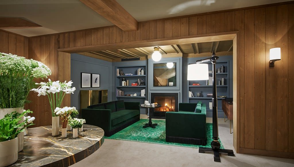 APG - Penthouse fireplace