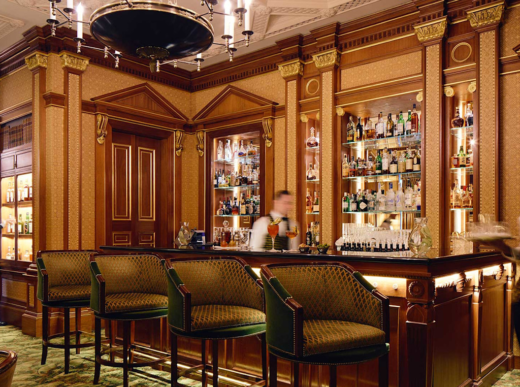 LAN - The Library Bar at The Lanesborough
