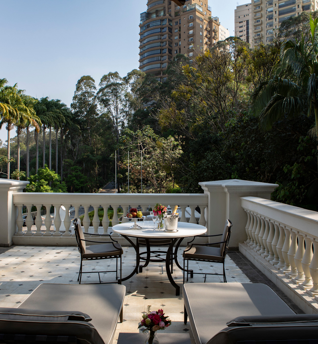 SAO - Hotel exterior - Terrace