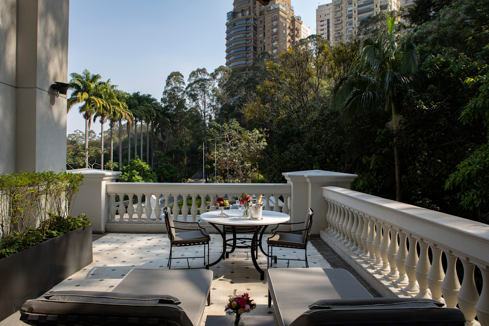 SAO - Hotel exterior - Terrace