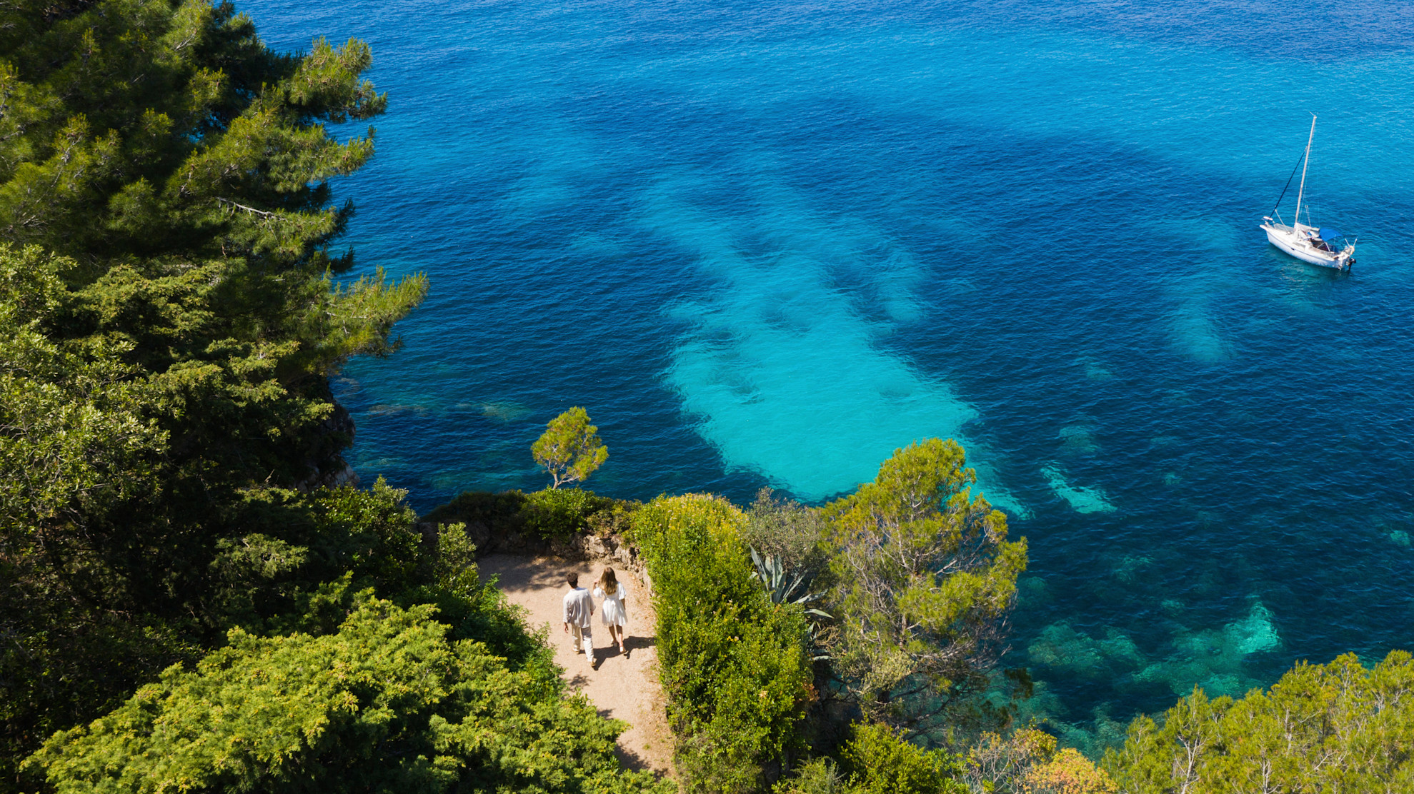 HDC - Antibes coastal path couple