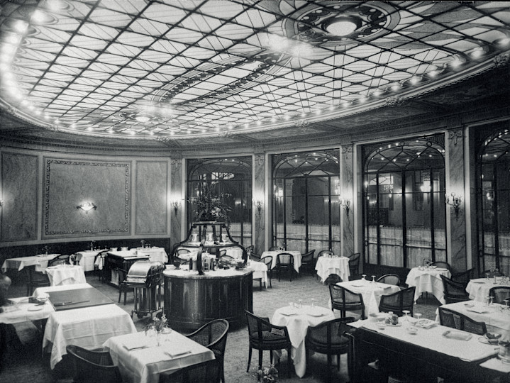 LBP 90th Anniversary Castellane- Salon 1950 QCF8Y