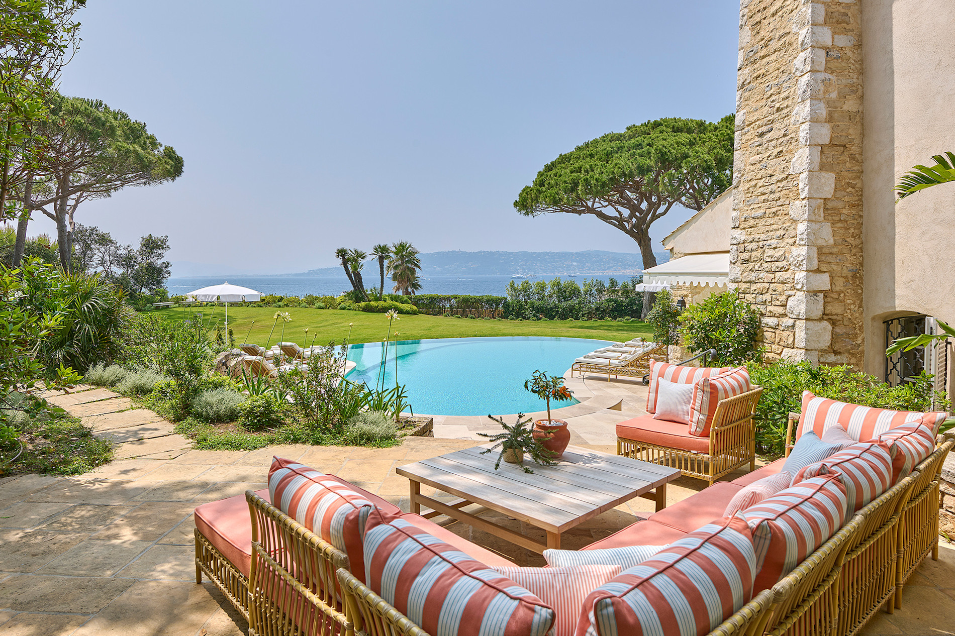 HDC - Villa La Guettière pool