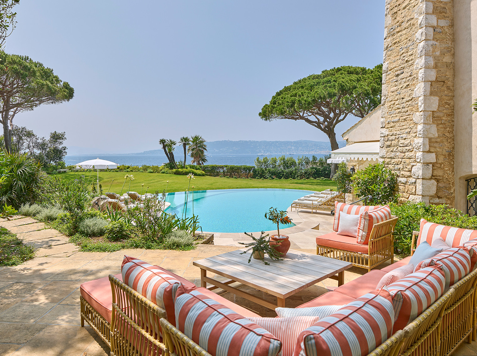 HDC - Villa La Guettière pool