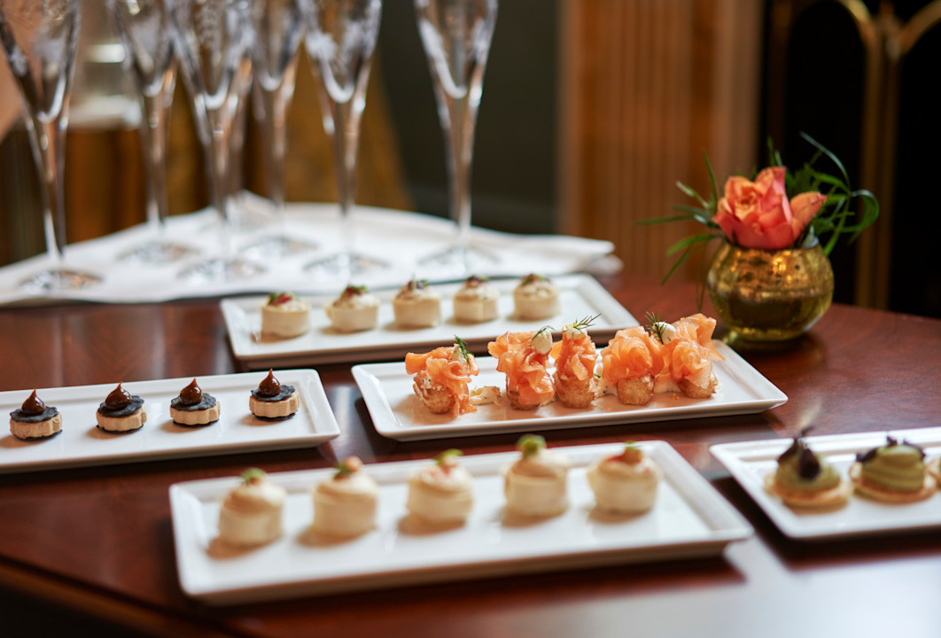 LAN - The Lanesborough Withdrawing Room Canapes