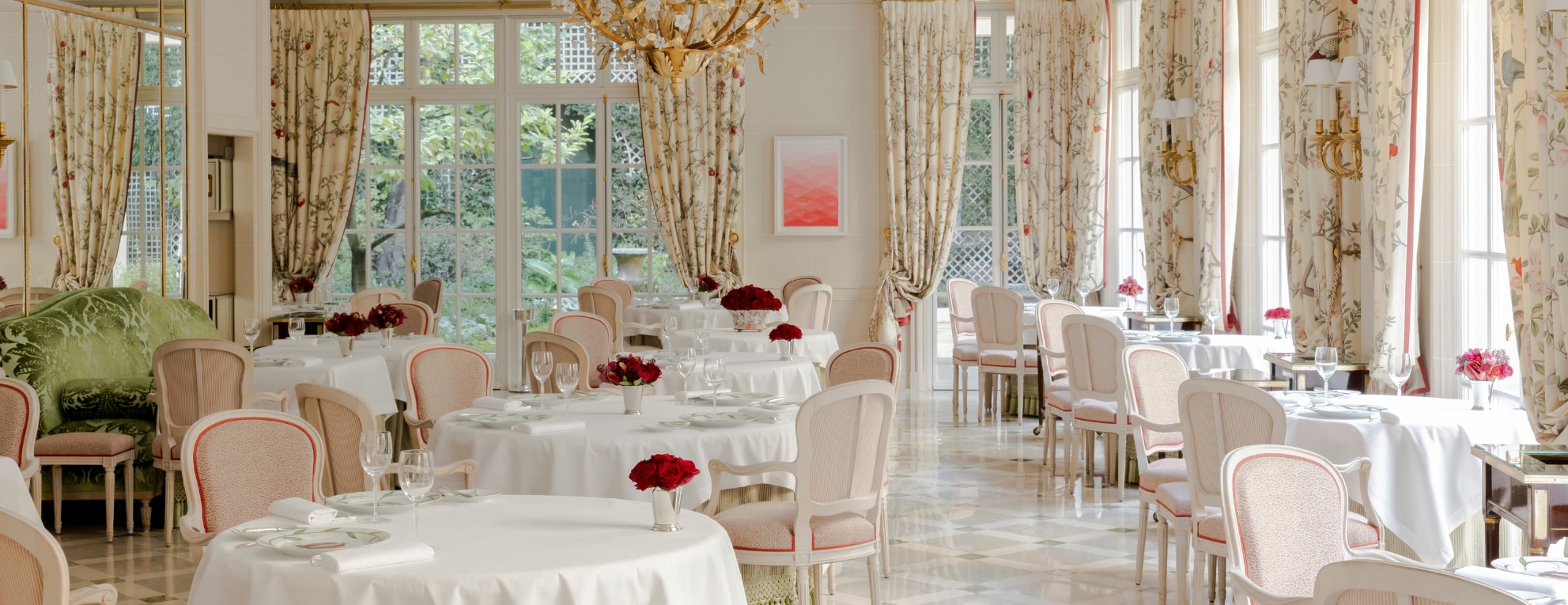 epicure-3-michelin-star-restaurant-in-paris-le-bristol-paris
