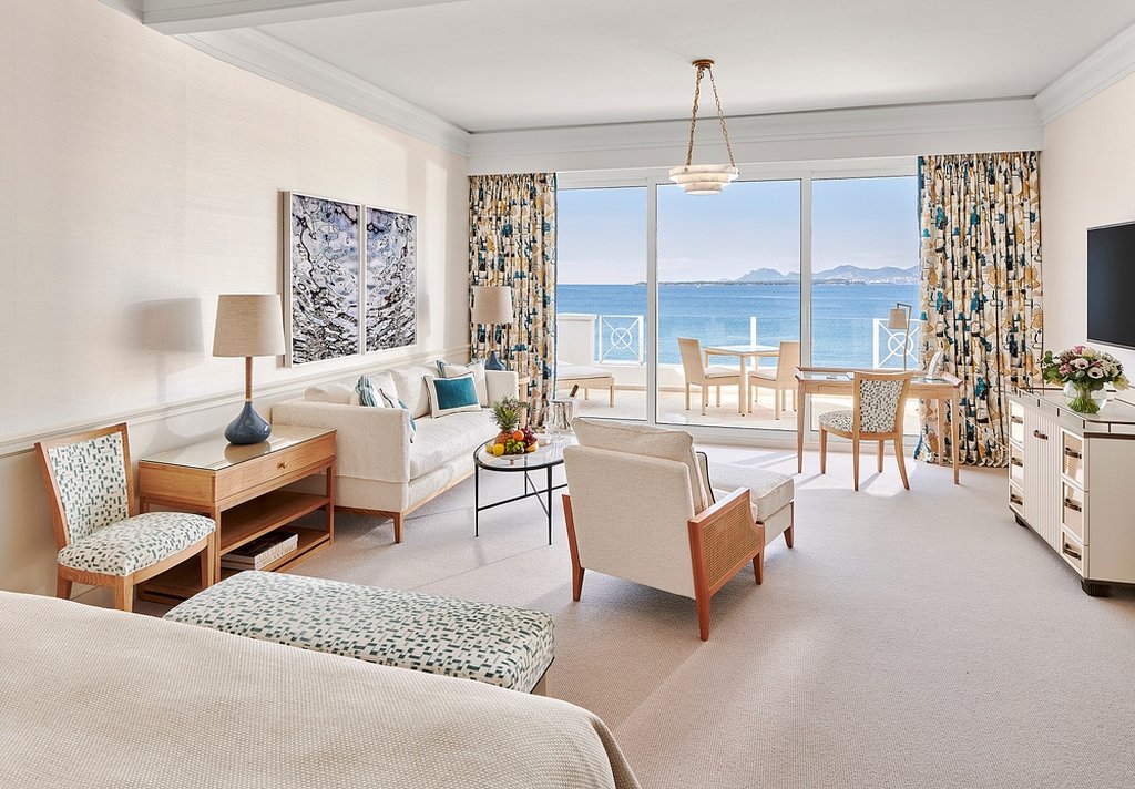 HDC - Deluxe Eden-Roc Junior Suite Living-room