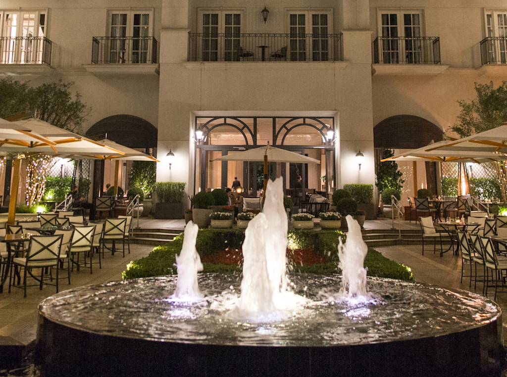SAO - Pateo do Palácio Exterior By Night
