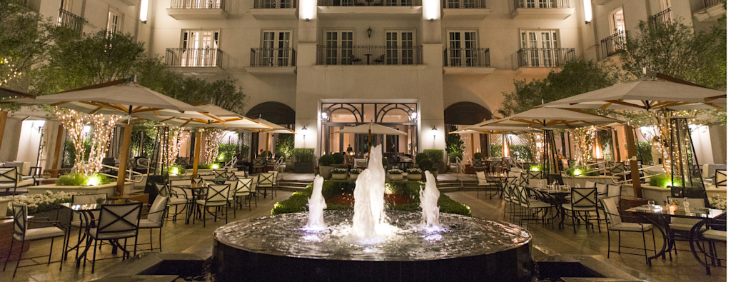 SAO - Pateo do Palácio Exterior By Night