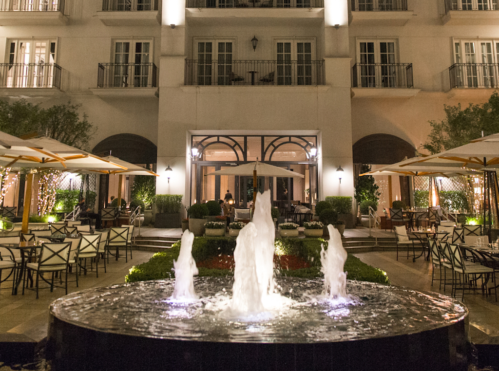 SAO - Pateo do Palácio Exterior By Night