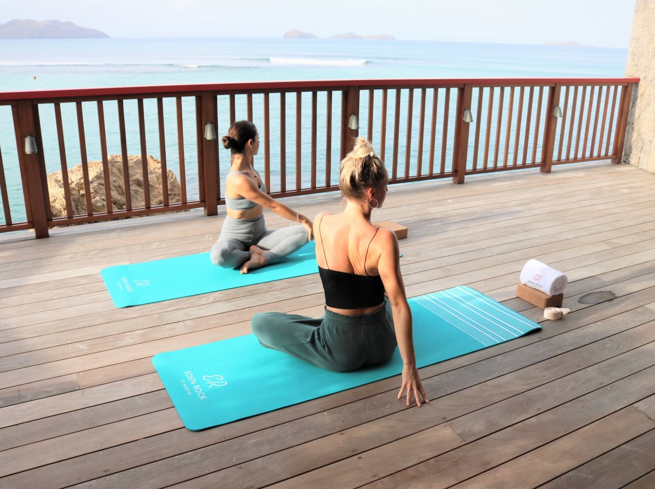 ERO - Wellness - Eden Wellness - Yoga outside